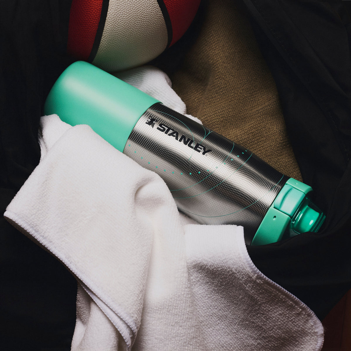 Stanley 1913 Stanley 1913 x Caitlin Clark Vitalize™ Tempo Bottle 24 OZ in Caitlin Clark Future