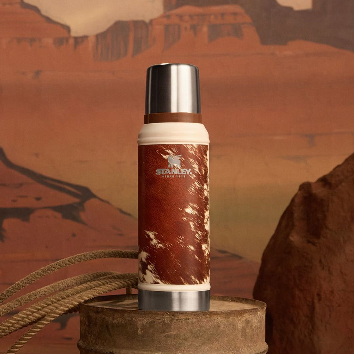 Stanley 1913 The Kacey Musgraves x Stanley 1913 Classic Legendary Bottle 1.0 QT in Kacey Musgraves Rodeo | View 4