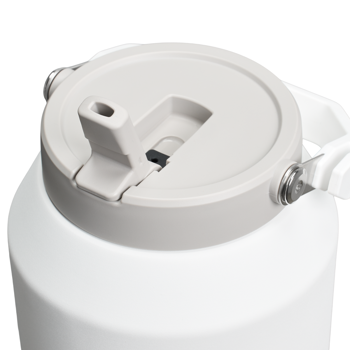 Stanley 1913 The IceFlow™ Flip Straw Jug 96 OZ in Frost | Lid Detailed View