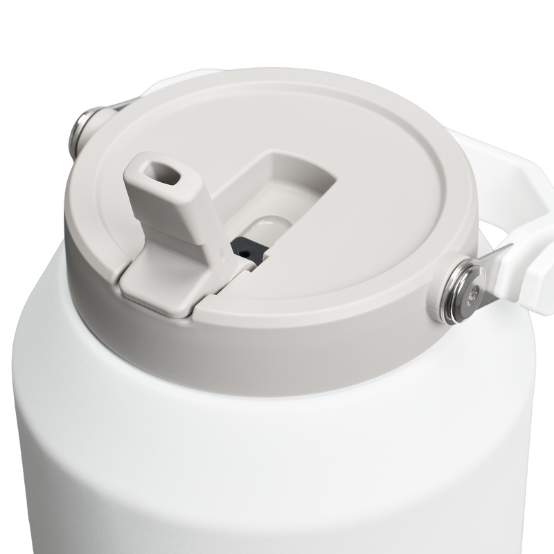 Stanley 1913 The IceFlow™ Flip Straw Jug 96 OZ in Frost | Lid Detailed View