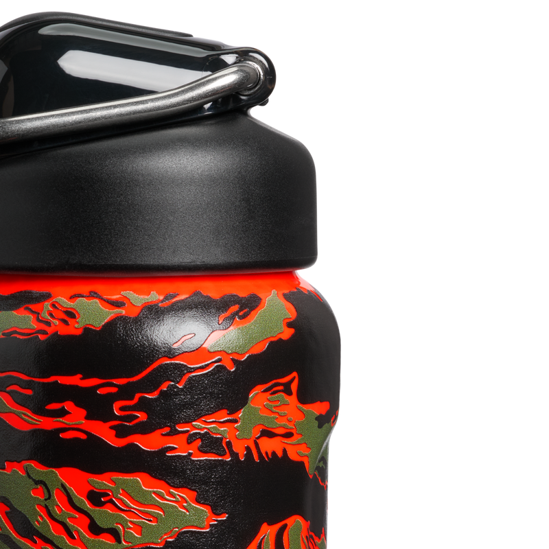 Stanley 1913 Stanley 1913 x Devin Booker Wellspring Bottle 24 OZ in Devin Booker Hidden in Plain Sight | Detailed View