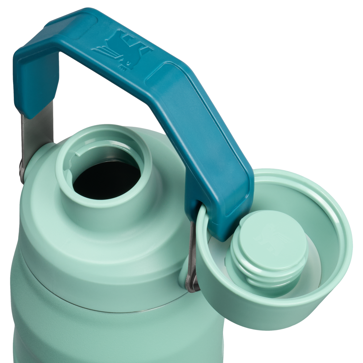 Stanley 1913 IceFlow™ Bottle with Fast Flow Lid 24 OZ in Spring Green | Lid Detailed View